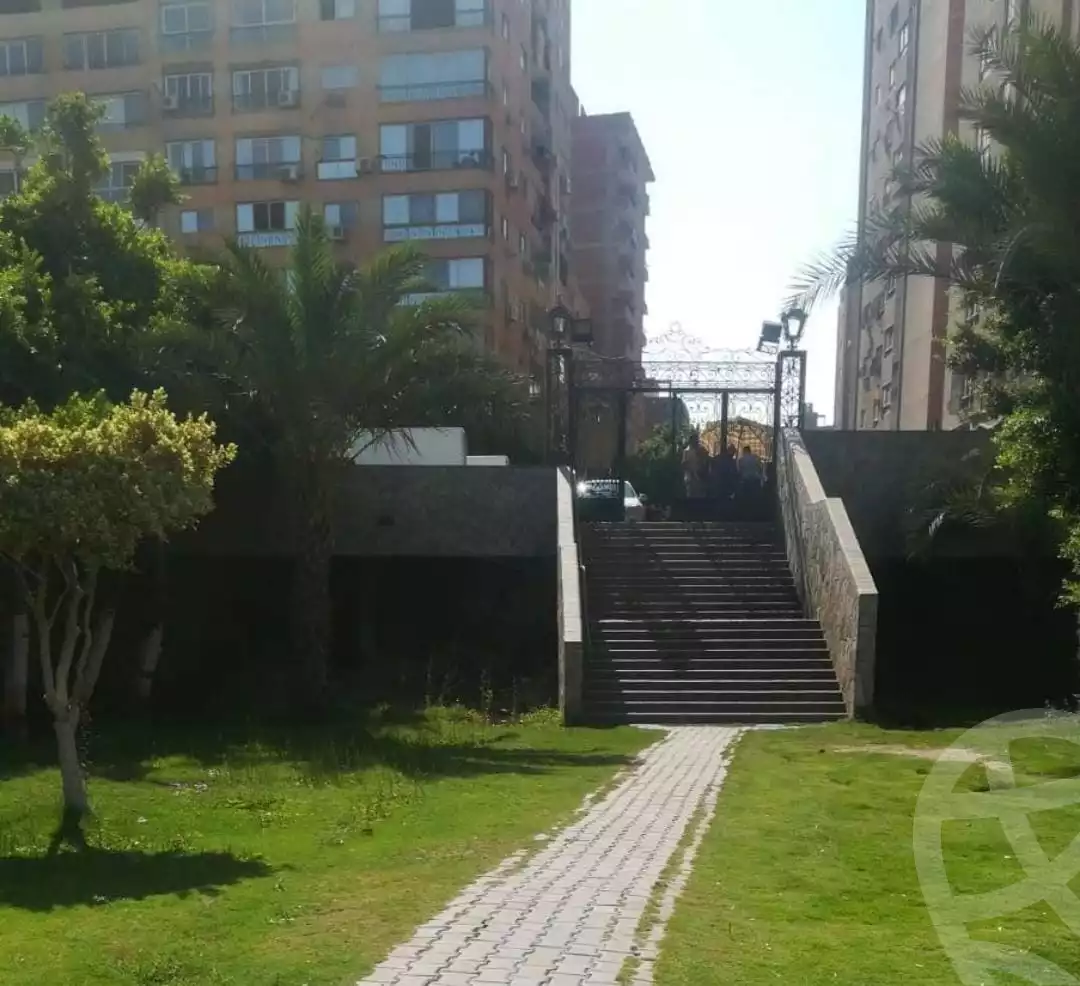 https://aqarmap.com.eg/en/listing/6193300-for-rent-cairo-ljyz-el-bahr-el-azam-el-khalej-buildings