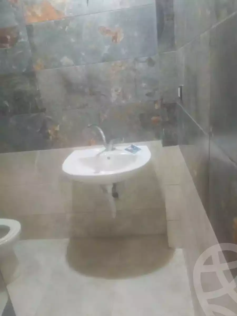 https://aqarmap.com.eg/ar/listing/6202192-for-rent-alexandria-ganaklis-shr-mrtdy-bsh