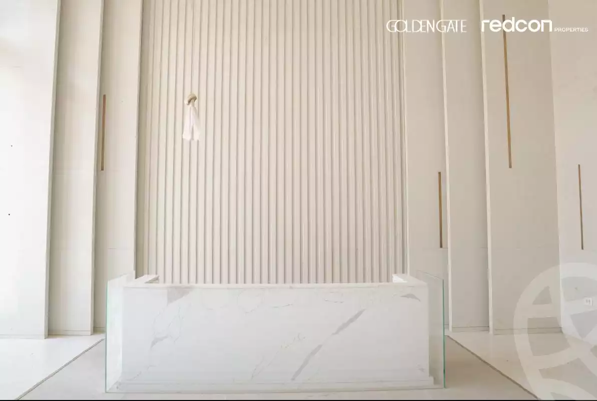 https://aqarmap.com.eg/en/listing/6206151-for-sale-cairo-new-cairo-compounds-golden-gate-redcon