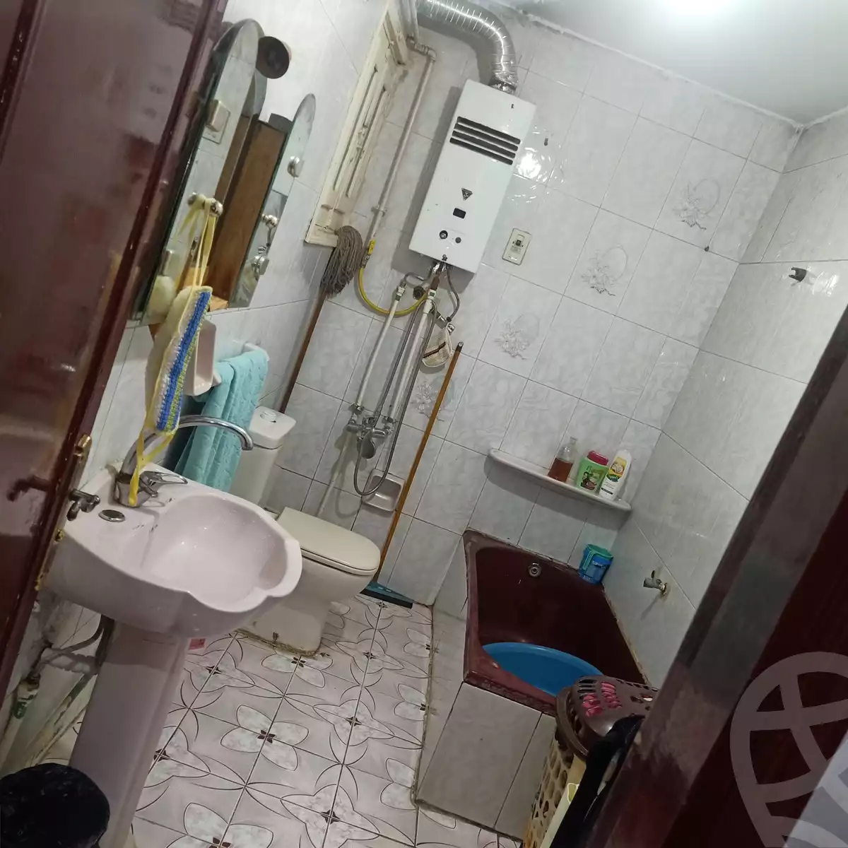 https://aqarmap.com.eg/en/listing/6211706-for-rent-cairo-ain-shams-ahmed-esmat-st