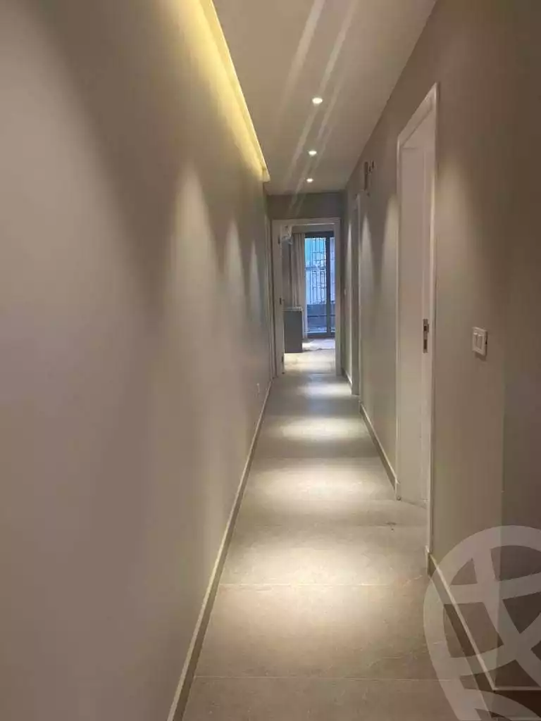 https://aqarmap.com.eg/ar/listing/6212070-for-sale-cairo-el-sheikh-zayed-city-compounds-kmbwnd-fyldj-wyst-dr-llttwyr