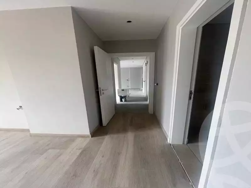 https://aqarmap.com.eg/ar/listing/6212207-for-sale-cairo-el-sheikh-zayed-city-compounds-kmbwnd-fyldj-wyst-dr-llttwyr