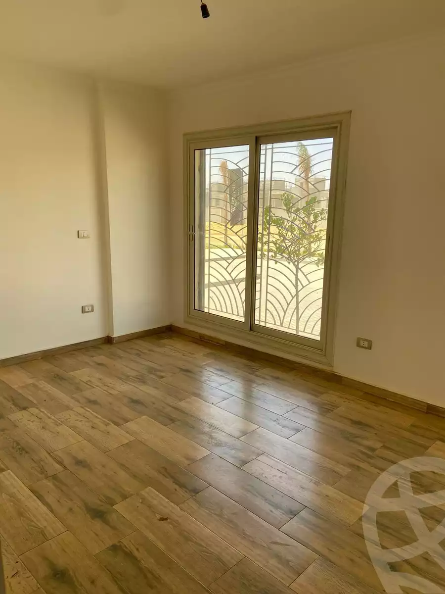 https://aqarmap.com.eg/en/listing/6212776-for-sale-cairo-el-sheikh-zayed-city-lshykh-zyd-ljdyd-west-view-residence-hdp