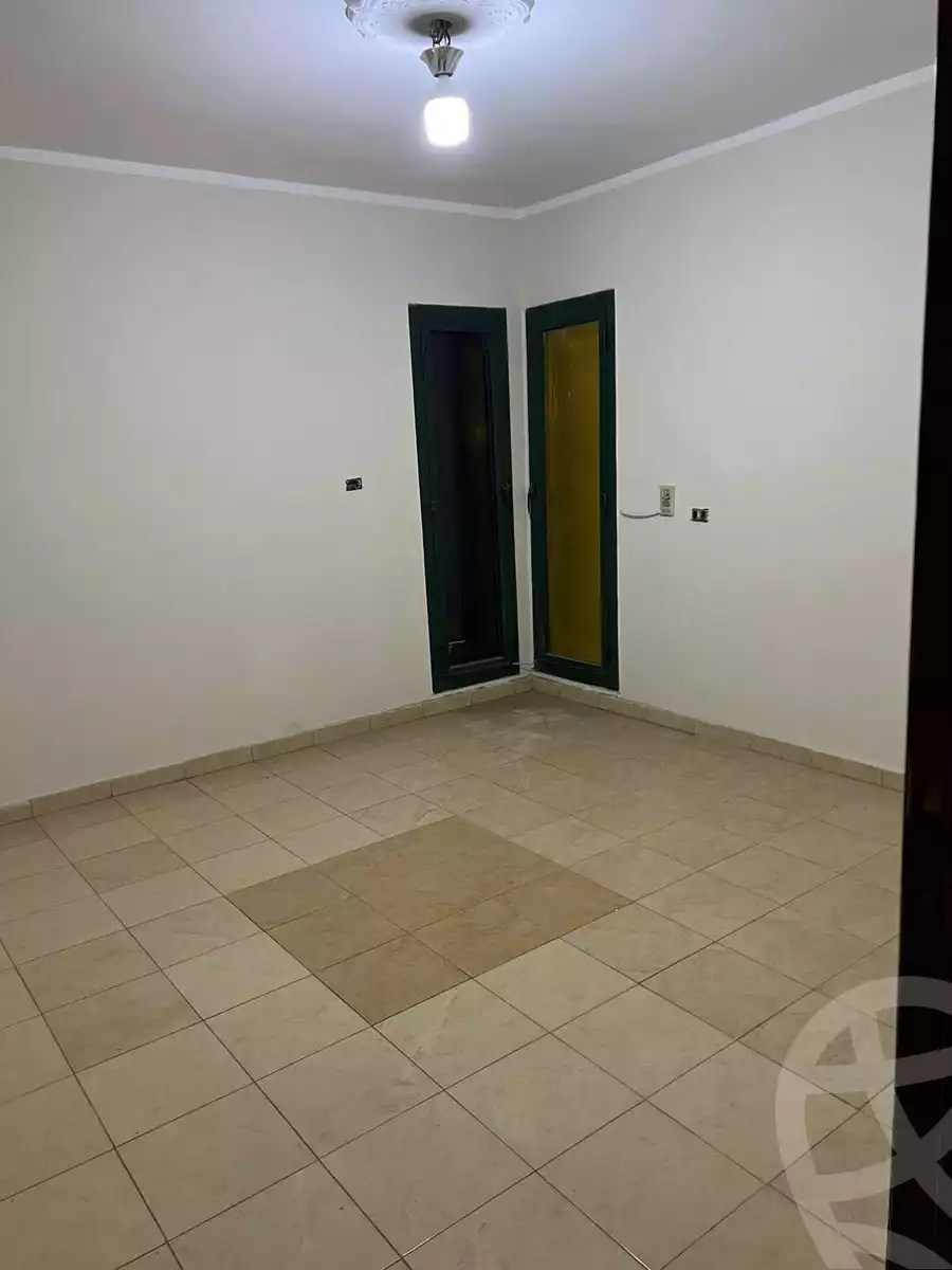 https://aqarmap.com.eg/ar/listing/6218305-for-sale-cairo-helwan-helwan-el-sharkeya-mostafa-safwat-st