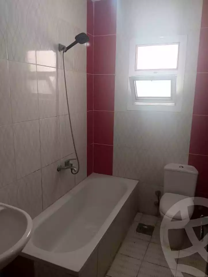 https://aqarmap.com.eg/en/listing/6220080-for-rent-alexandria-ganaklis-shr-mrtdy-bsh
