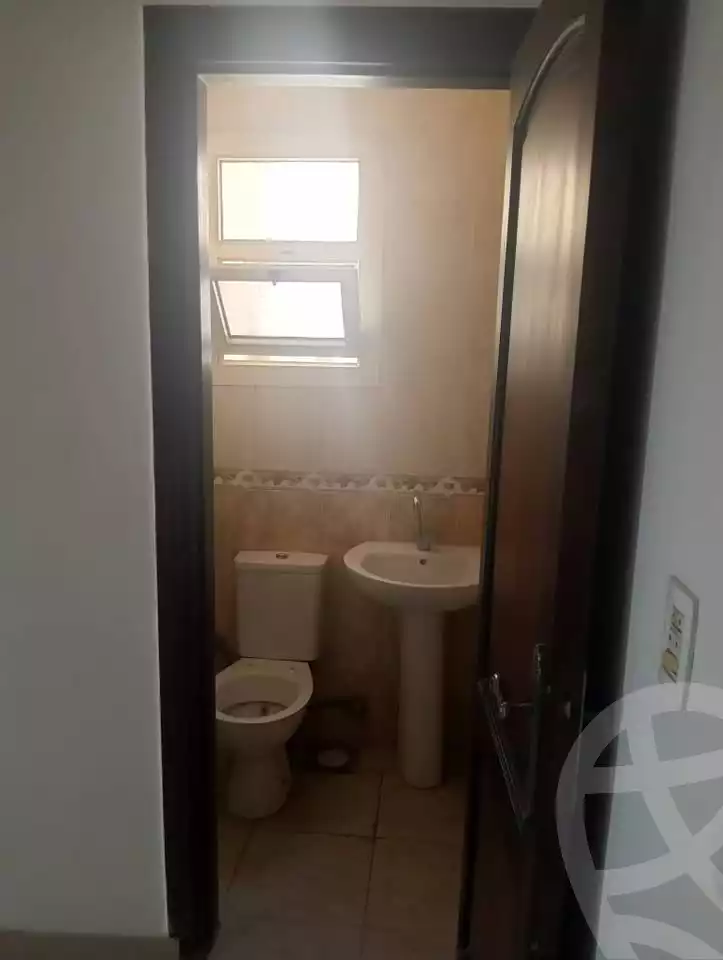 https://aqarmap.com.eg/en/listing/6220080-for-rent-alexandria-ganaklis-shr-mrtdy-bsh