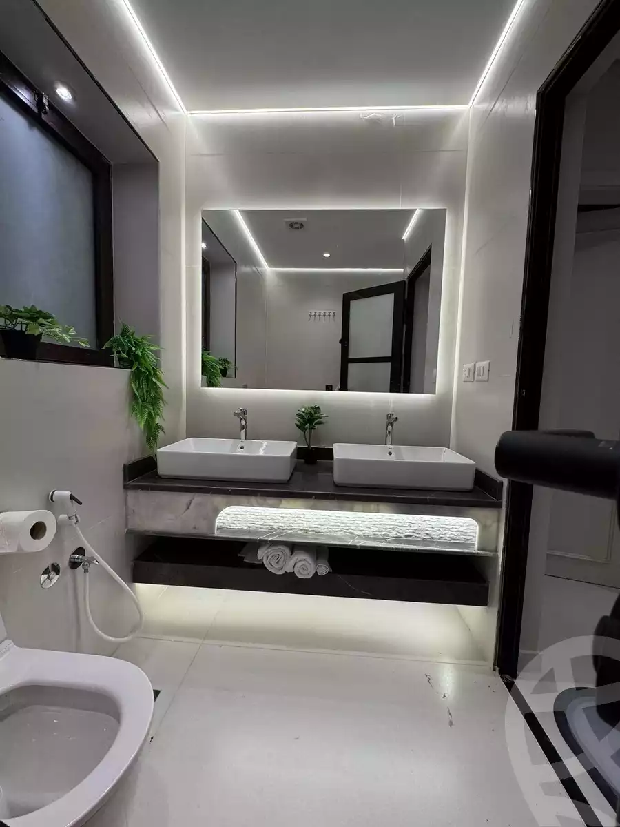 https://aqarmap.com.eg/ar/listing/6222986-for-sale-cairo-el-sheikh-zayed-city-compounds-kmbwnd-wn-16-swdyk