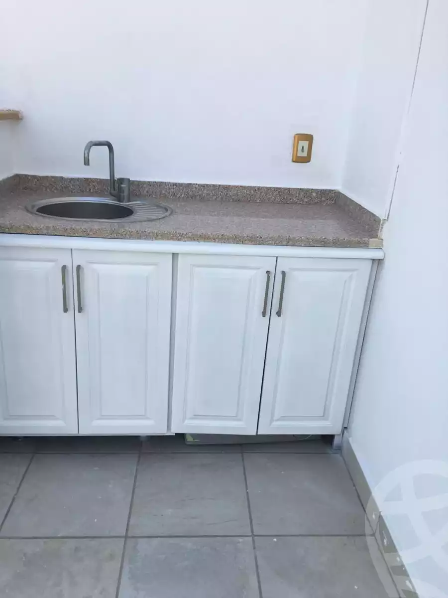 https://aqarmap.com.eg/en/listing/6227332-for-rent-cairo-el-sheikh-zayed-city-compounds-kmbwnd-wyst-twn-swdyk