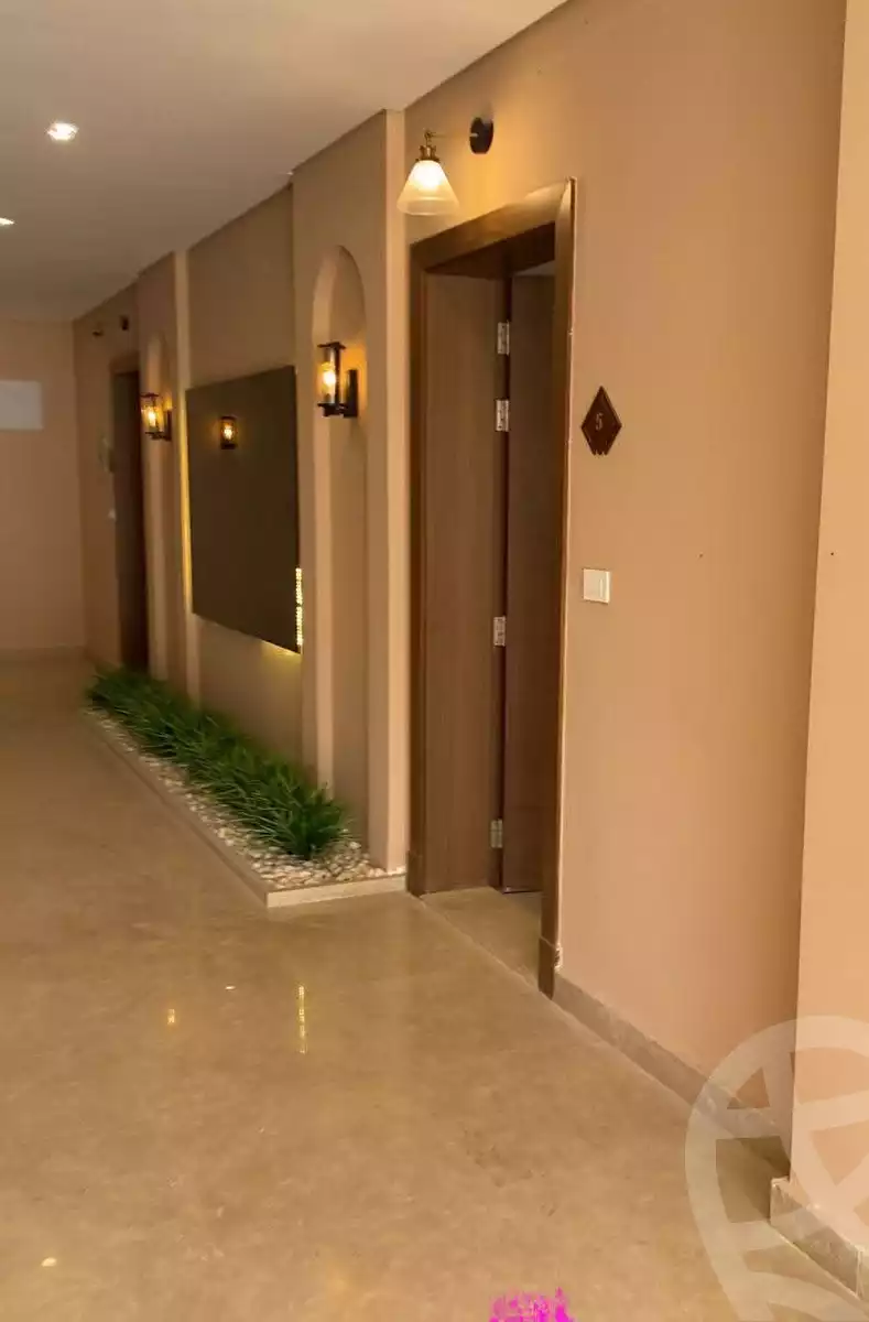 https://aqarmap.com.eg/en/listing/6231478-for-sale-cairo-el-sheikh-zayed-city-compounds-kmbwnd-fyldj-wyst-dr-llttwyr