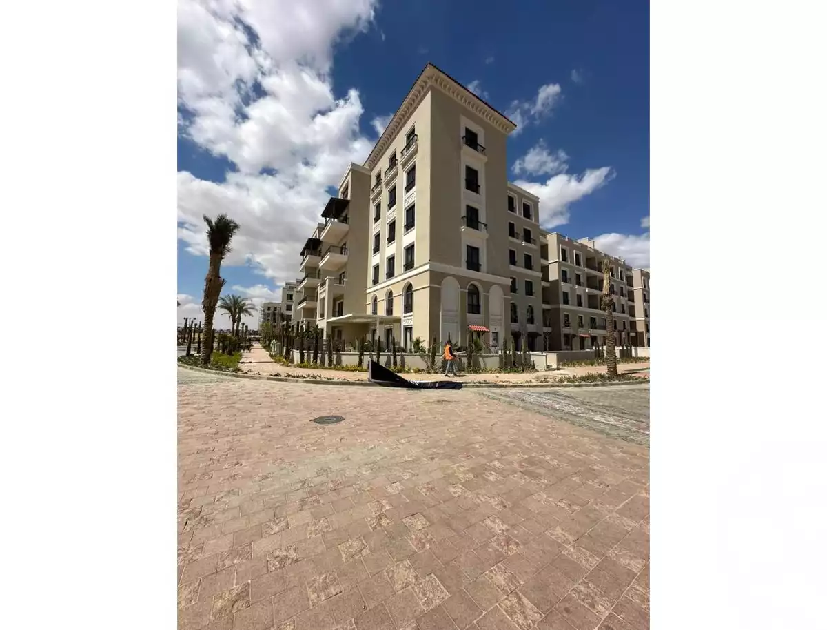 https://aqarmap.com.eg/ar/listing/6234049-for-sale-cairo-el-sheikh-zayed-city-compounds-kmbwnd-fyldj-wyst-dr-llttwyr