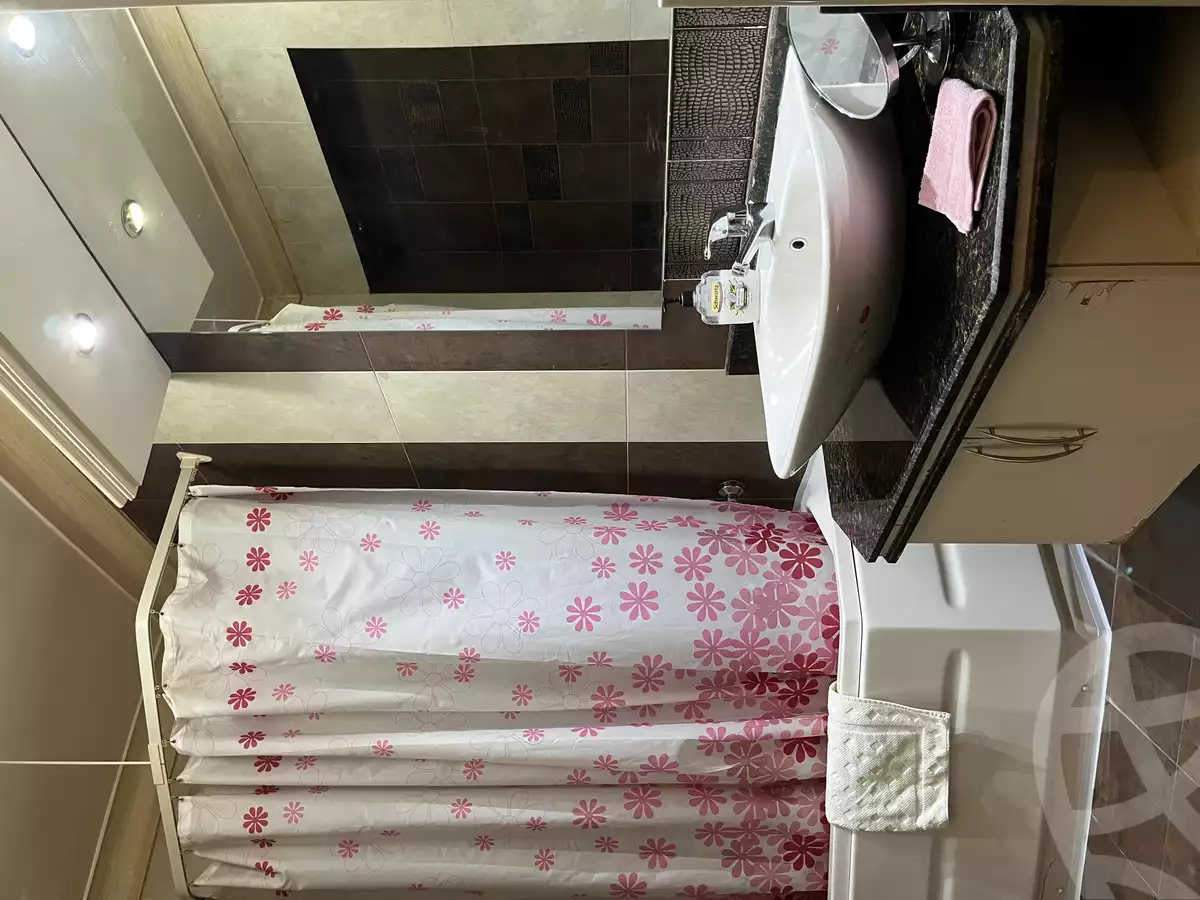 https://aqarmap.com.eg/ar/listing/2808031-for-rent-cairo-el-maadi-degla-street-200