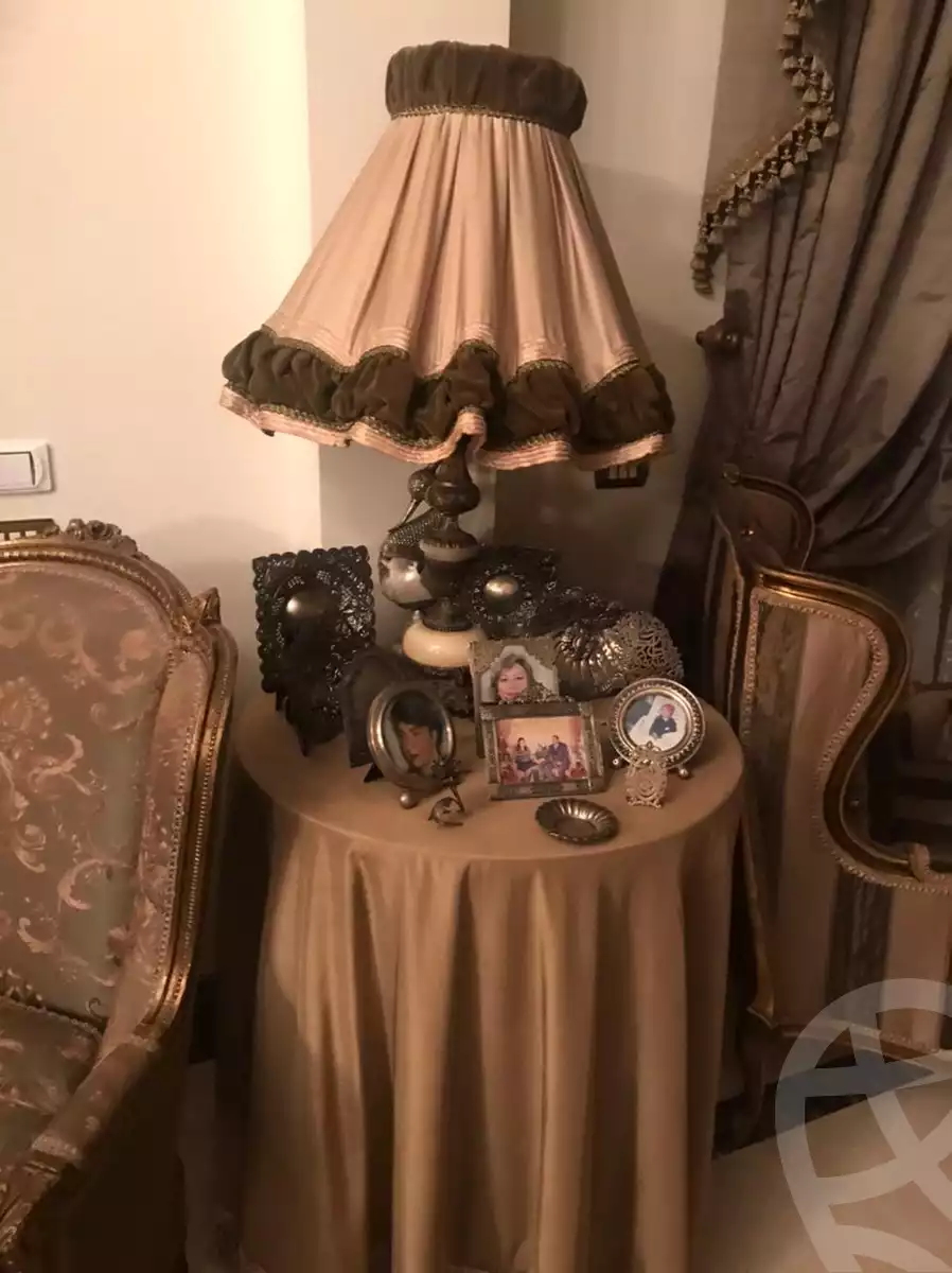 https://aqarmap.com.eg/en/listing/6237676-for-sale-cairo-el-sheikh-zayed-city-compounds-royal-meadows