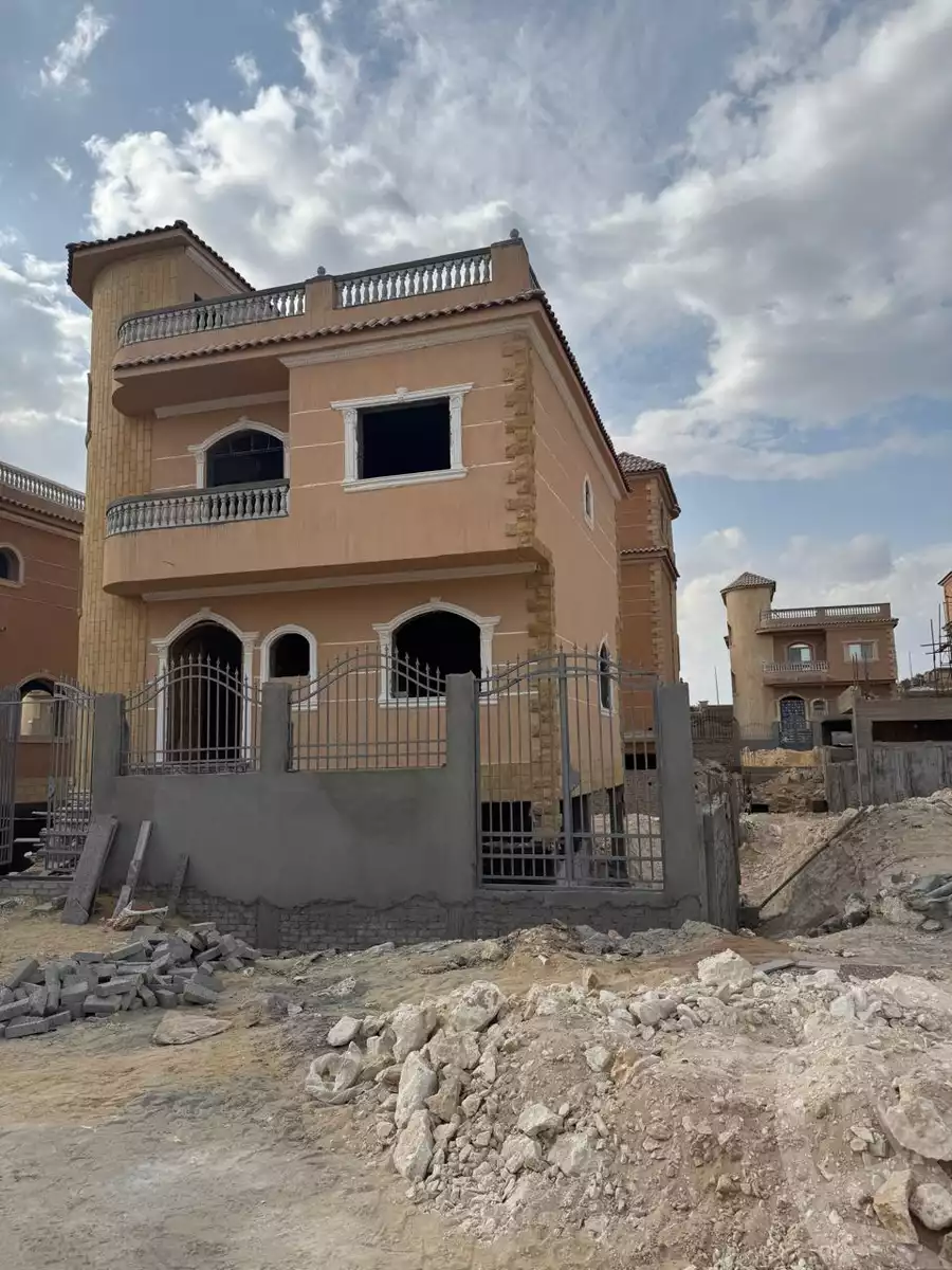 https://aqarmap.com.eg/en/listing/6237736-for-sale-cairo-6th-of-october-compounds-first-heights