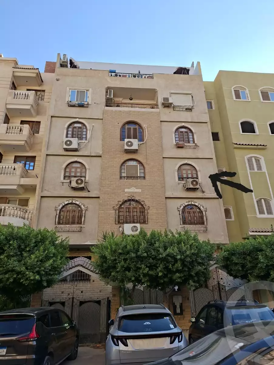 https://aqarmap.com.eg/ar/listing/6239051-for-sale-cairo-6th-of-october-el-ahyaa-neighborhood-3rd-no-14-hasan-soltan-st