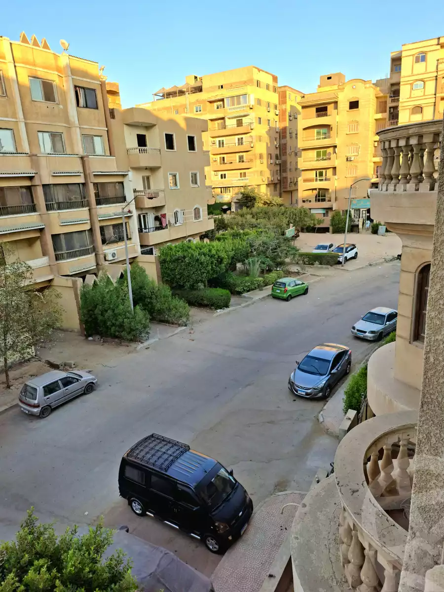 https://aqarmap.com.eg/ar/listing/6239051-for-sale-cairo-6th-of-october-el-ahyaa-neighborhood-3rd-no-14-hasan-soltan-st