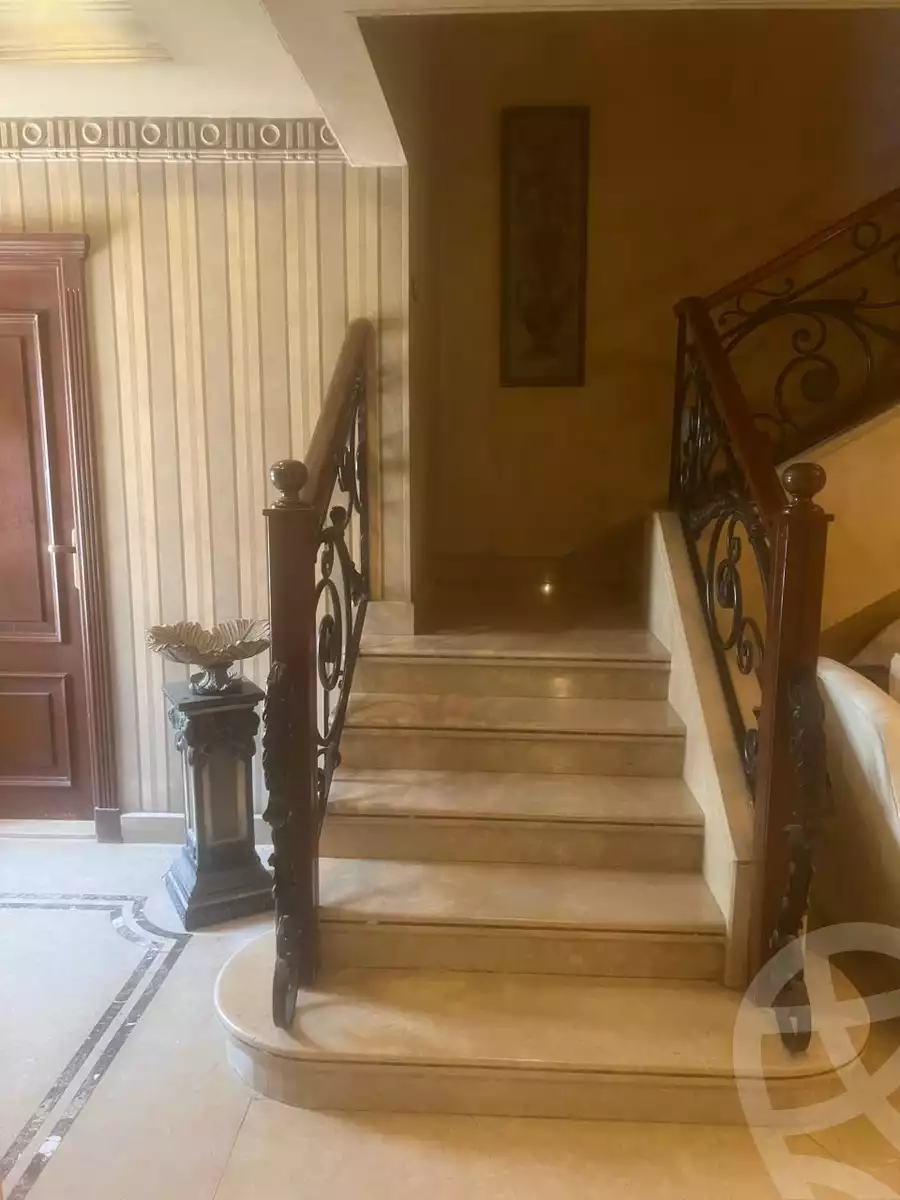 https://aqarmap.com.eg/ar/listing/6241217-for-sale-cairo-el-sheikh-zayed-city-compounds-zayed-2000