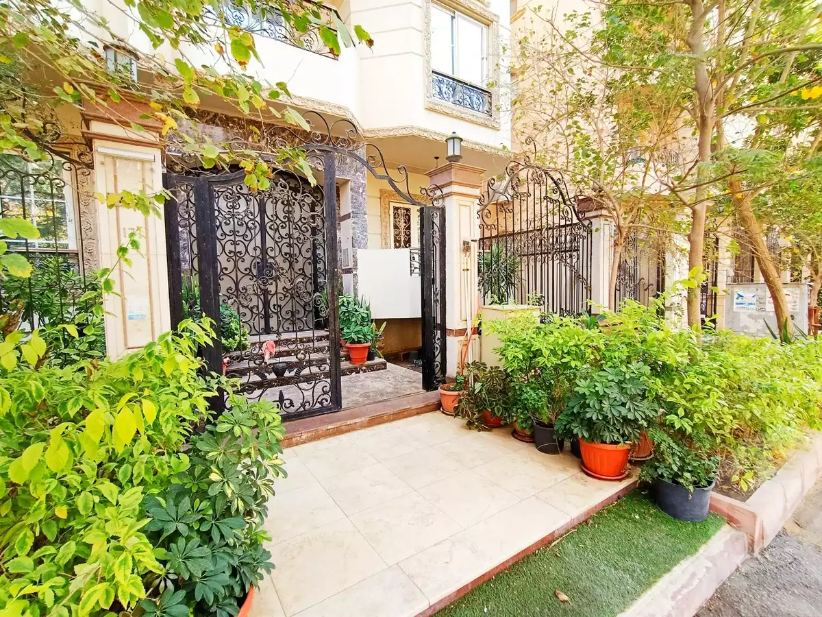https://aqarmap.com.eg/en/listing/6241686-for-rent-cairo-new-cairo-el-ahyaa-fourth-neighborhood-street-1