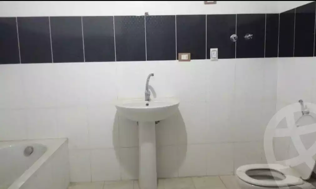 https://aqarmap.com.eg/ar/listing/6242797-for-sale-cairo-faisal-el-matbeaa-amr-ibn-al-aas-st