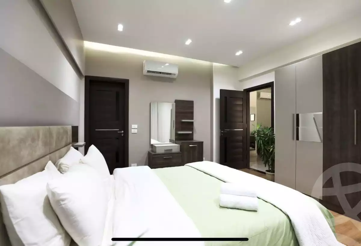 https://aqarmap.com.eg/en/listing/6248420-for-sale-cairo-new-cairo-compounds-hyde-park-centre-ville-hyde-park