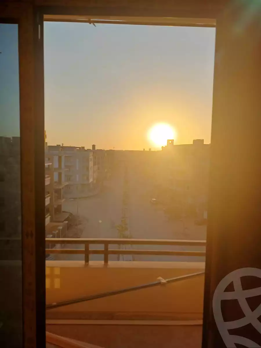 https://aqarmap.com.eg/ar/listing/6248396-for-sale-cairo-6th-of-october-hadaeq-october-tryq-hmd-zwyl