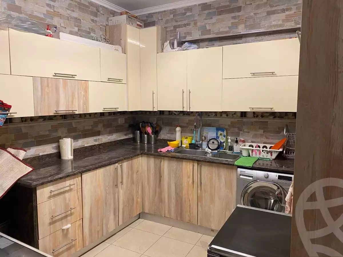 https://aqarmap.com.eg/ar/listing/6252605-for-sale-alexandria-lauran-shaarawy-st