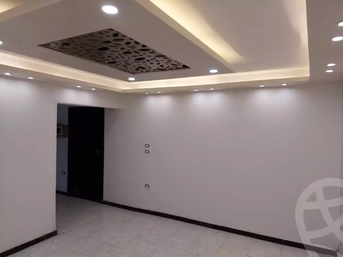 https://aqarmap.com.eg/en/listing/6253679-for-sale-cairo-helwan-helwan-el-sharkeya-mostafa-safwat-st