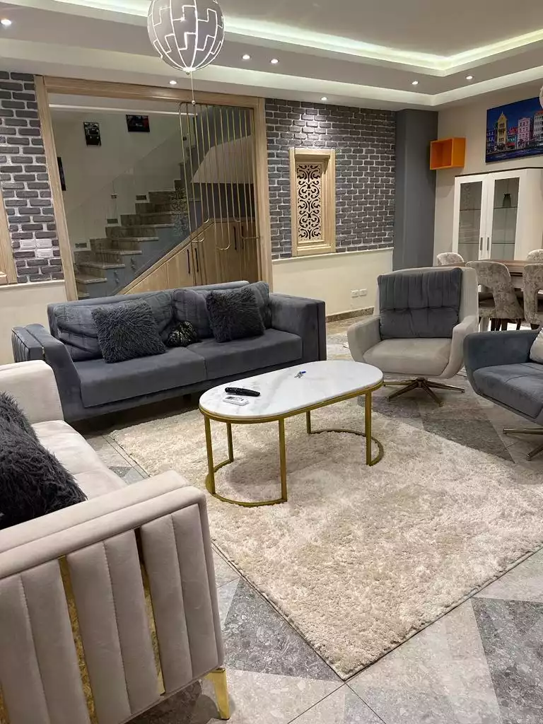 https://aqarmap.com.eg/ar/listing/6255518-for-rent-cairo-el-sheikh-zayed-city-compounds-kmbwnd-wyst-twn-swdyk