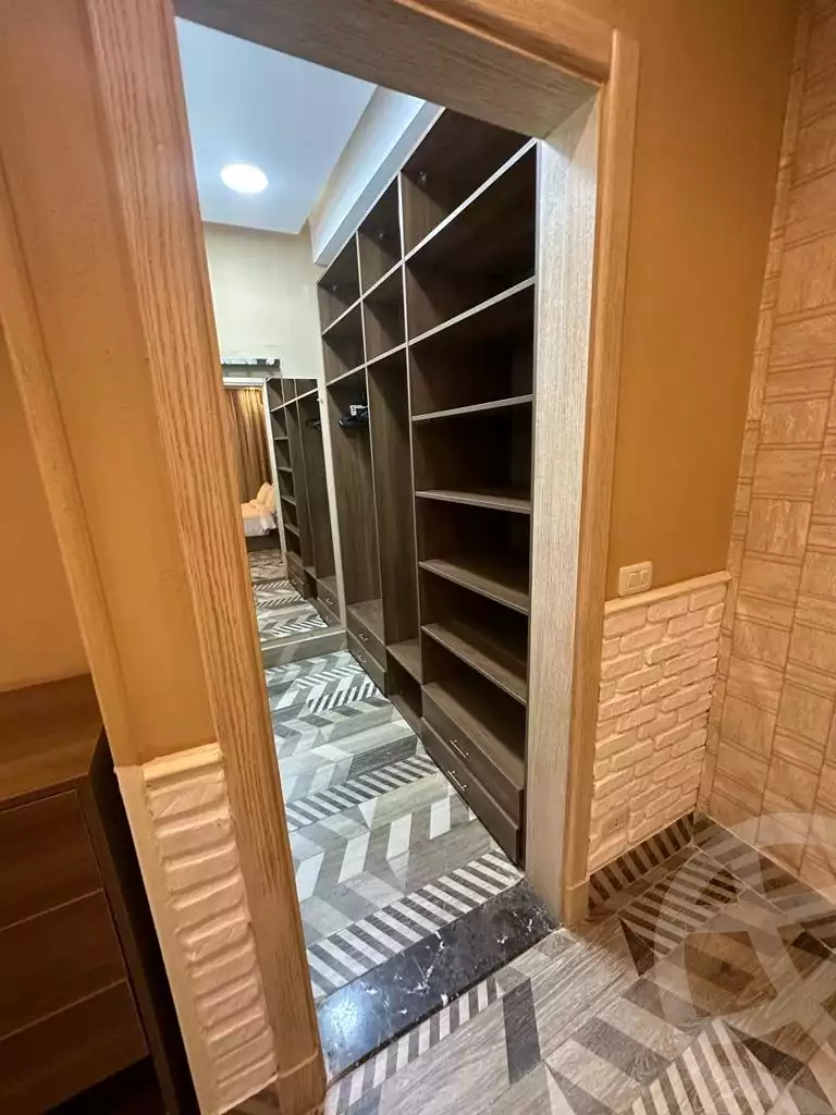 https://aqarmap.com.eg/ar/listing/6255518-for-rent-cairo-el-sheikh-zayed-city-compounds-kmbwnd-wyst-twn-swdyk