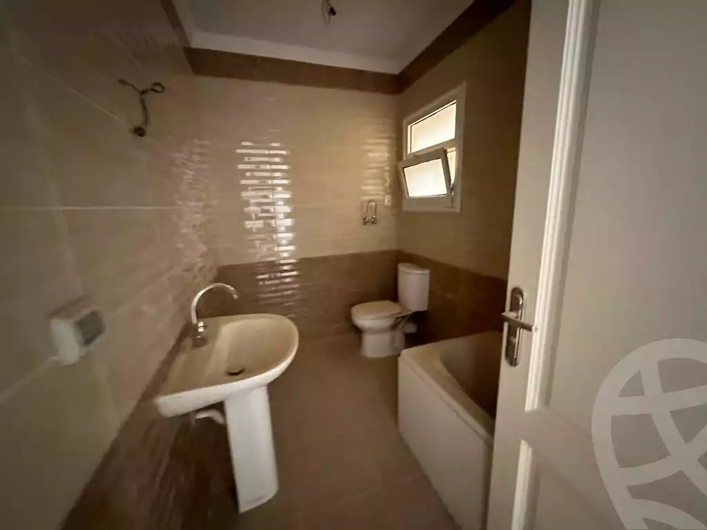 https://aqarmap.com.eg/ar/listing/6256384-for-sale-cairo-new-cairo-madinaty-eleventh-zone-buildings-group-114