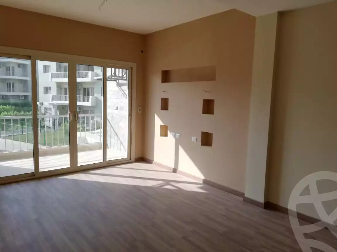 https://aqarmap.com.eg/ar/listing/6262963-for-rent-cairo-el-sheikh-zayed-city-compounds-dh-drys