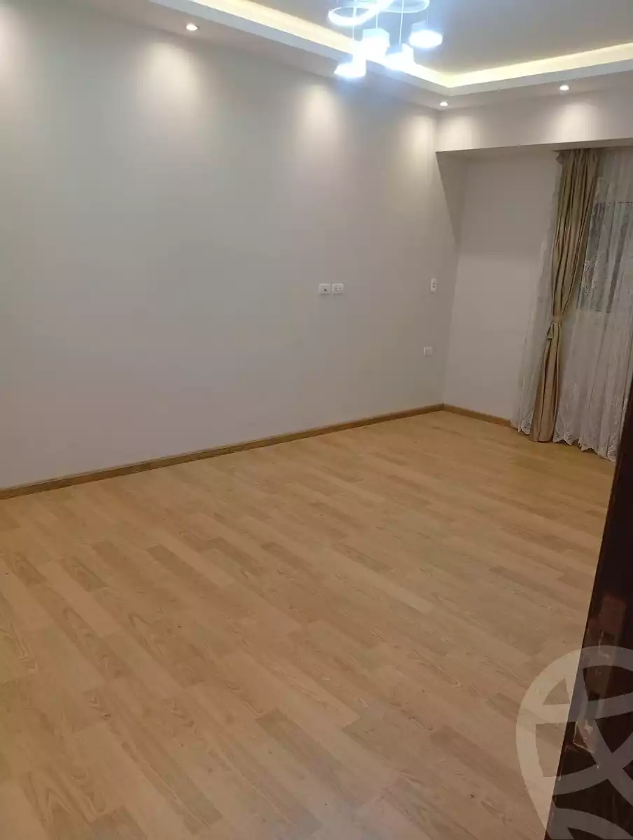 https://aqarmap.com.eg/ar/listing/6269598-for-rent-cairo-mokattam-lhdb-l-ly-shareaa-9