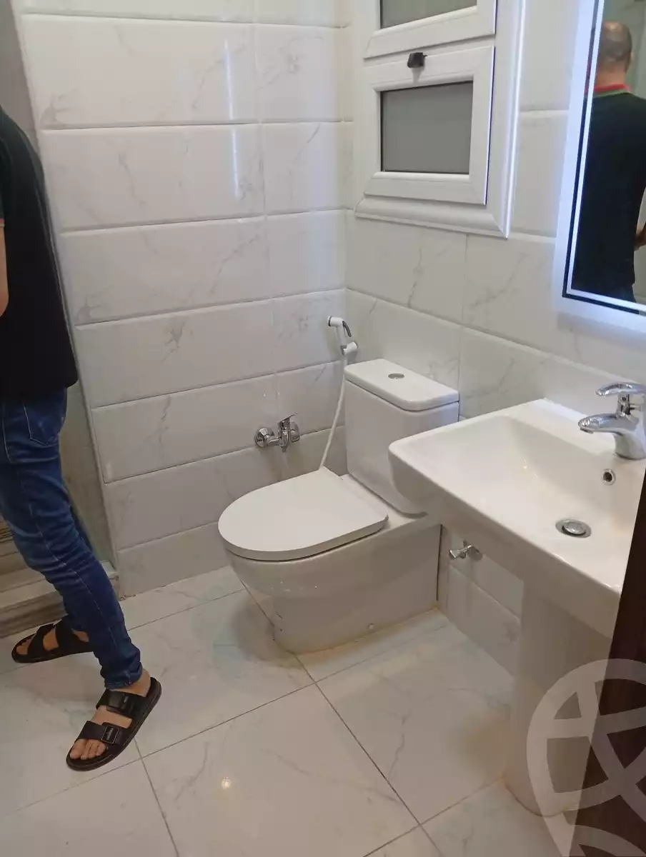 https://aqarmap.com.eg/ar/listing/6269598-for-rent-cairo-mokattam-lhdb-l-ly-shareaa-9