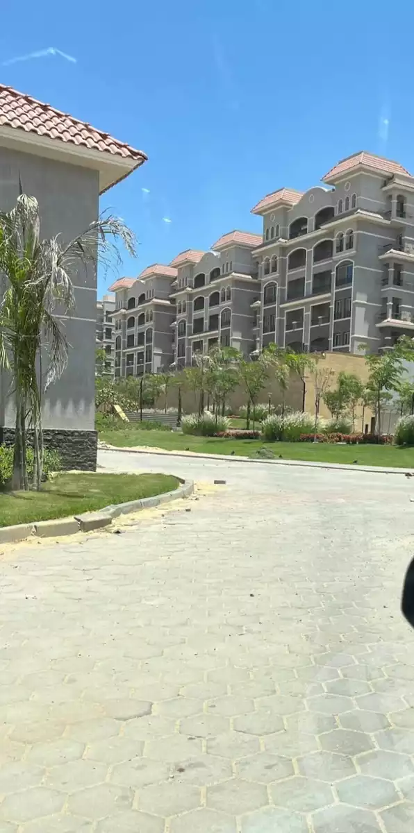https://aqarmap.com.eg/en/listing/6270268-for-sale-cairo-new-cairo-compounds-dh-ykwn-2-ryzydns-styl-hwm