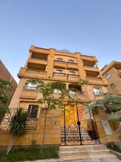 https://aqarmap.com.eg/ar/listing/6269880-for-rent-cairo-6th-of-october-hadaeq-october-golden-square