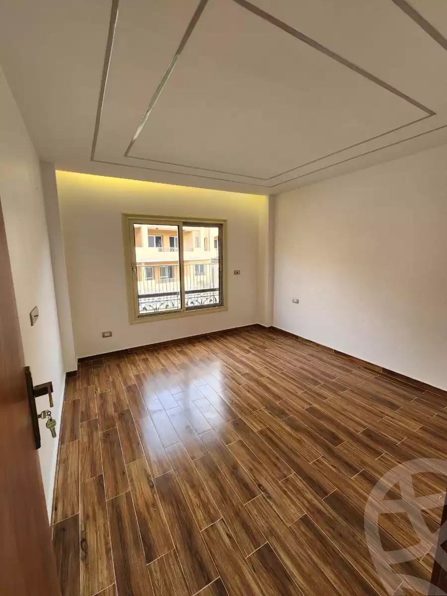 https://aqarmap.com.eg/ar/listing/6271545-for-sale-cairo-el-sheikh-zayed-city-compounds-el-khamayel