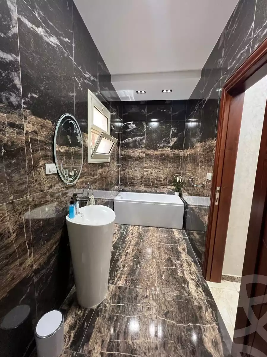 https://aqarmap.com.eg/en/listing/6271618-for-sale-cairo-el-sheikh-zayed-city-compounds-el-khamayel