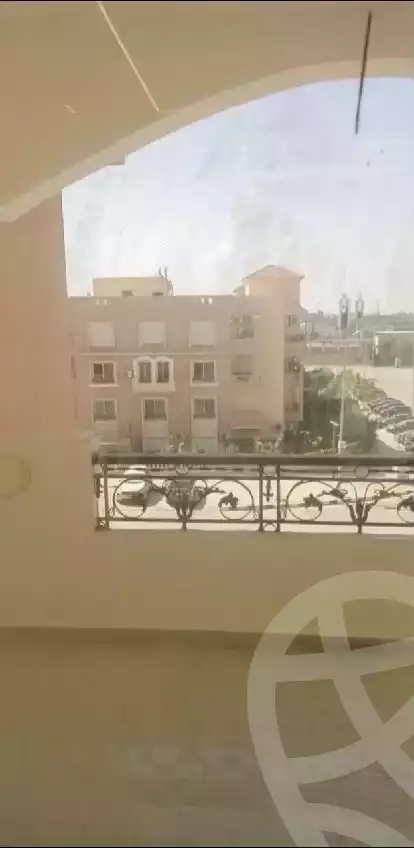 https://aqarmap.com.eg/ar/listing/6271658-for-sale-cairo-el-sheikh-zayed-city-compounds-el-khamayel