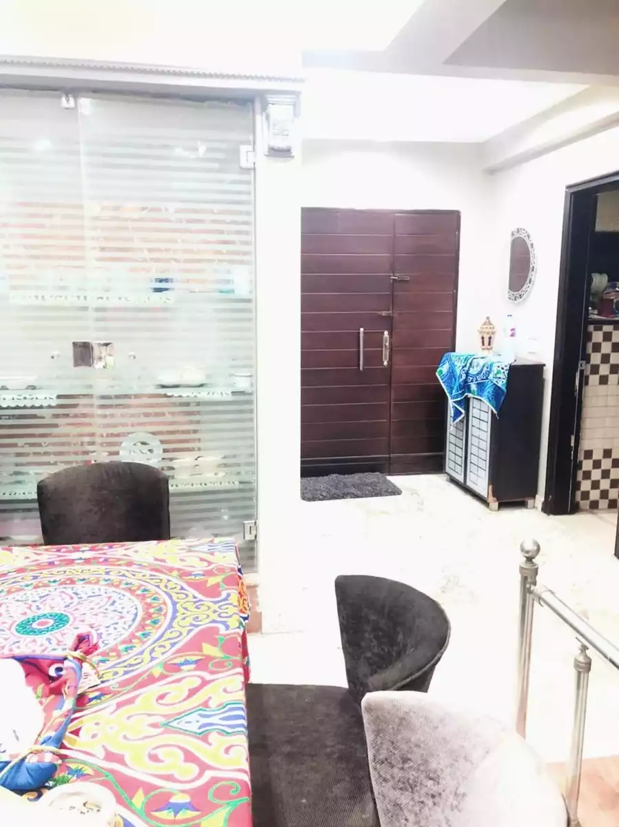 https://aqarmap.com.eg/ar/listing/6277382-for-sale-cairo-el-sheikh-zayed-city-compounds-hadayek-el-mohandiseen