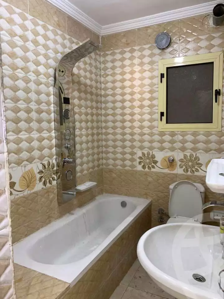 https://aqarmap.com.eg/en/listing/6281270-for-sale-alexandria-ganaklis