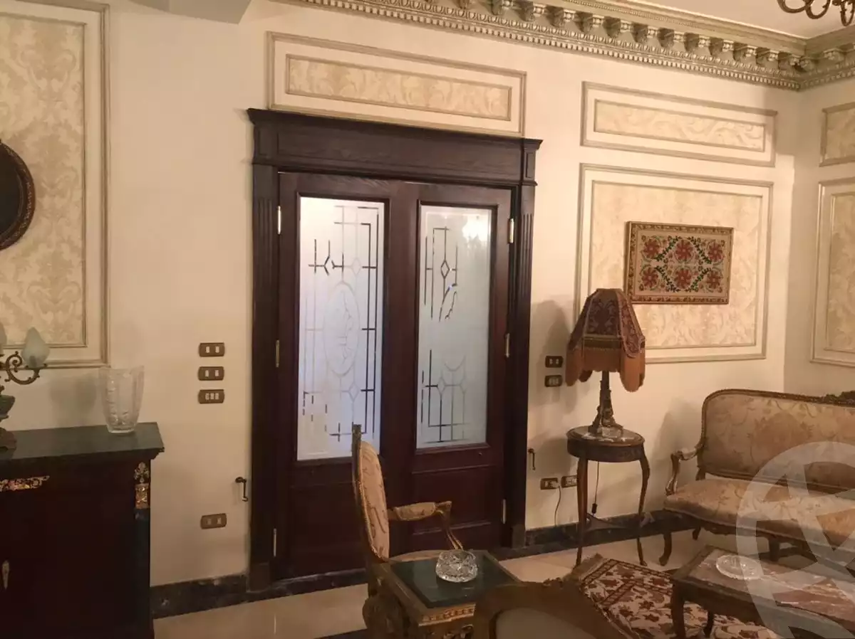https://aqarmap.com.eg/en/listing/6295008-for-sale-cairo-el-sheikh-zayed-city-compounds-royal-meadows