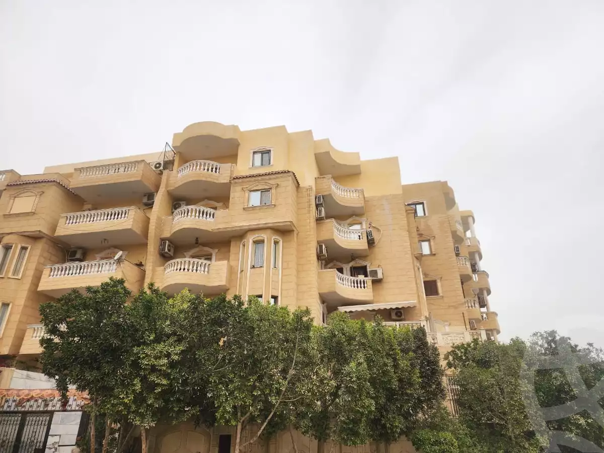 https://aqarmap.com.eg/ar/listing/6303287-for-sale-cairo-6th-of-october-featured-neighborhood-sixth-touristic-village-sameh-gado-st
