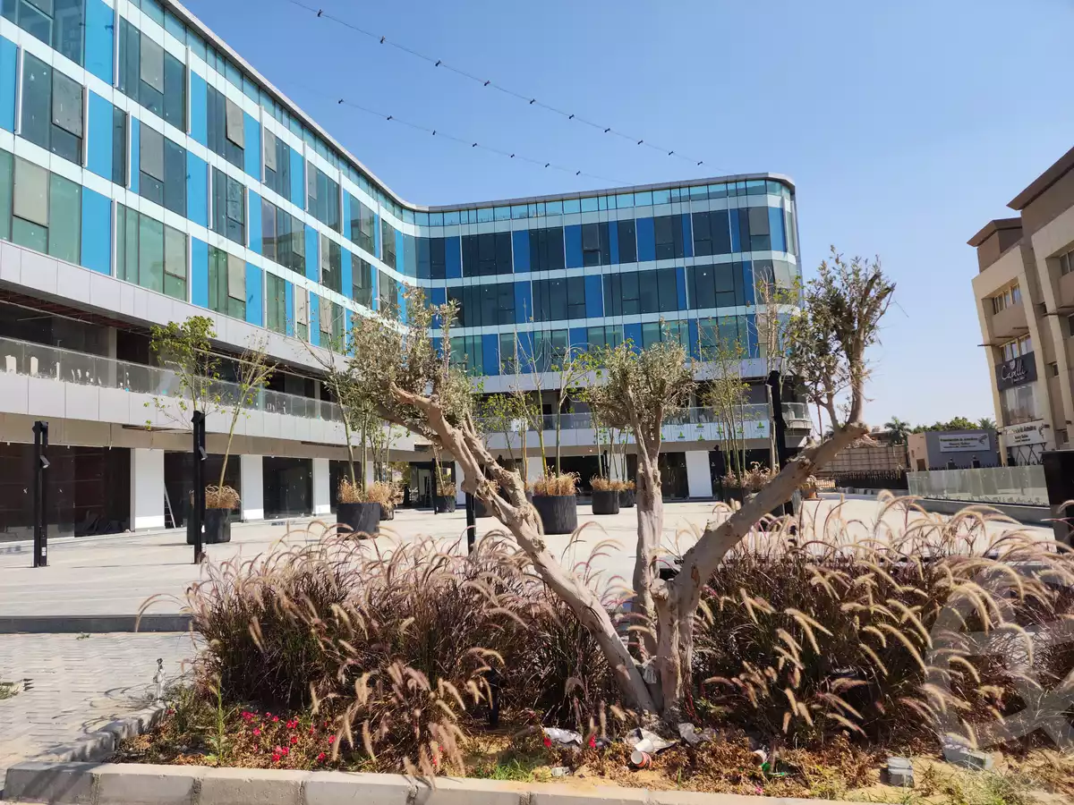 https://aqarmap.com.eg/en/listing/6303729-for-sale-cairo-el-sheikh-zayed-city-compounds-sntrw-zyd-mwl