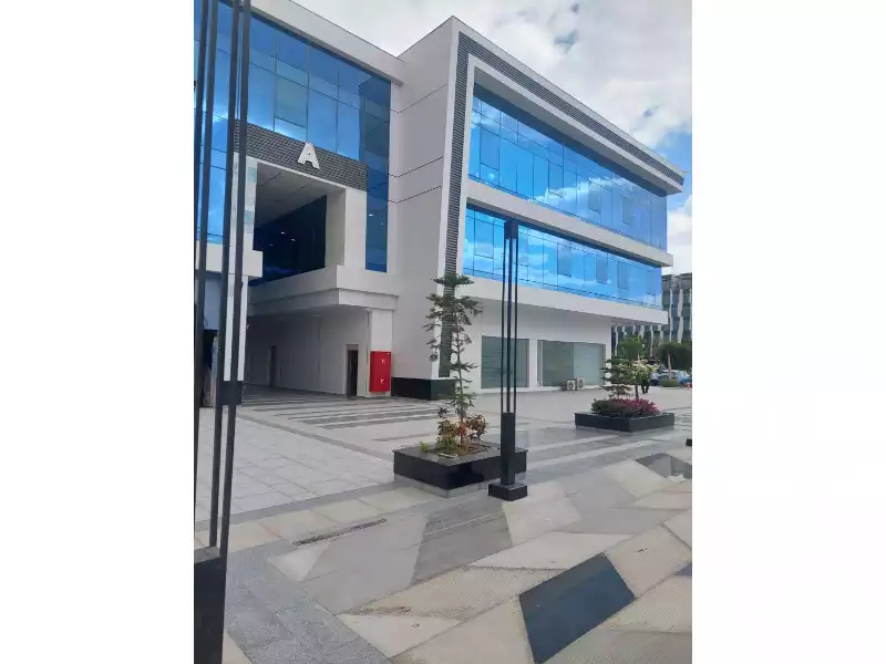 https://aqarmap.com.eg/ar/listing/6304042-for-sale-cairo-el-sheikh-zayed-city-compounds-tryfywm-zyd-nm-llttwyr