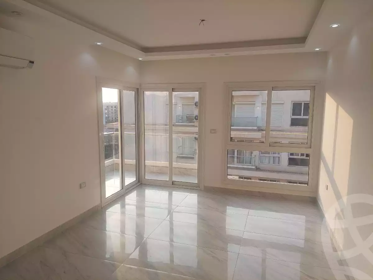 https://aqarmap.com.eg/ar/listing/6267700-for-rent-cairo-new-cairo-compounds-mwntn-fyw-y-syty-club-park-mountain-view-icity