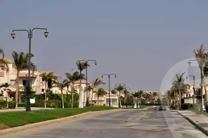 https://aqarmap.com.eg/ar/listing/6310045-for-sale-cairo-el-sheikh-zayed-city-compounds-greens