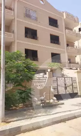 https://aqarmap.com.eg/ar/listing/6310338-for-sale-cairo-el-shorouk-lmntq-lthny-neighbourhood-1