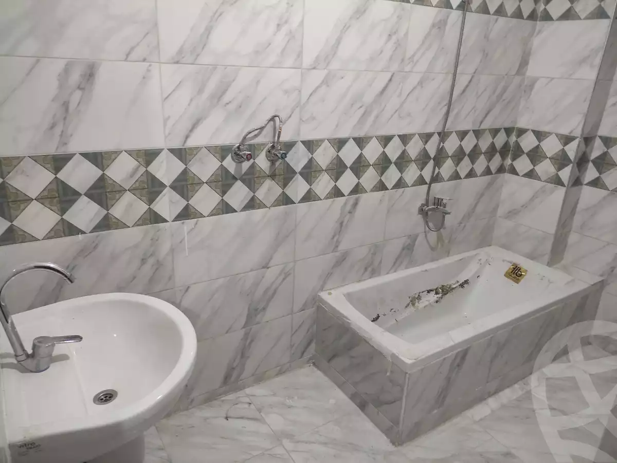 https://aqarmap.com.eg/en/listing/6311911-for-sale-cairo-helwan-hadayek-helwan-nile-corniche-st