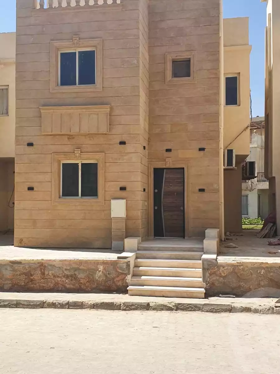 https://aqarmap.com.eg/ar/listing/6312361-for-sale-ain-elsokhna-tryq-l-yn-lskhn-lz-frn