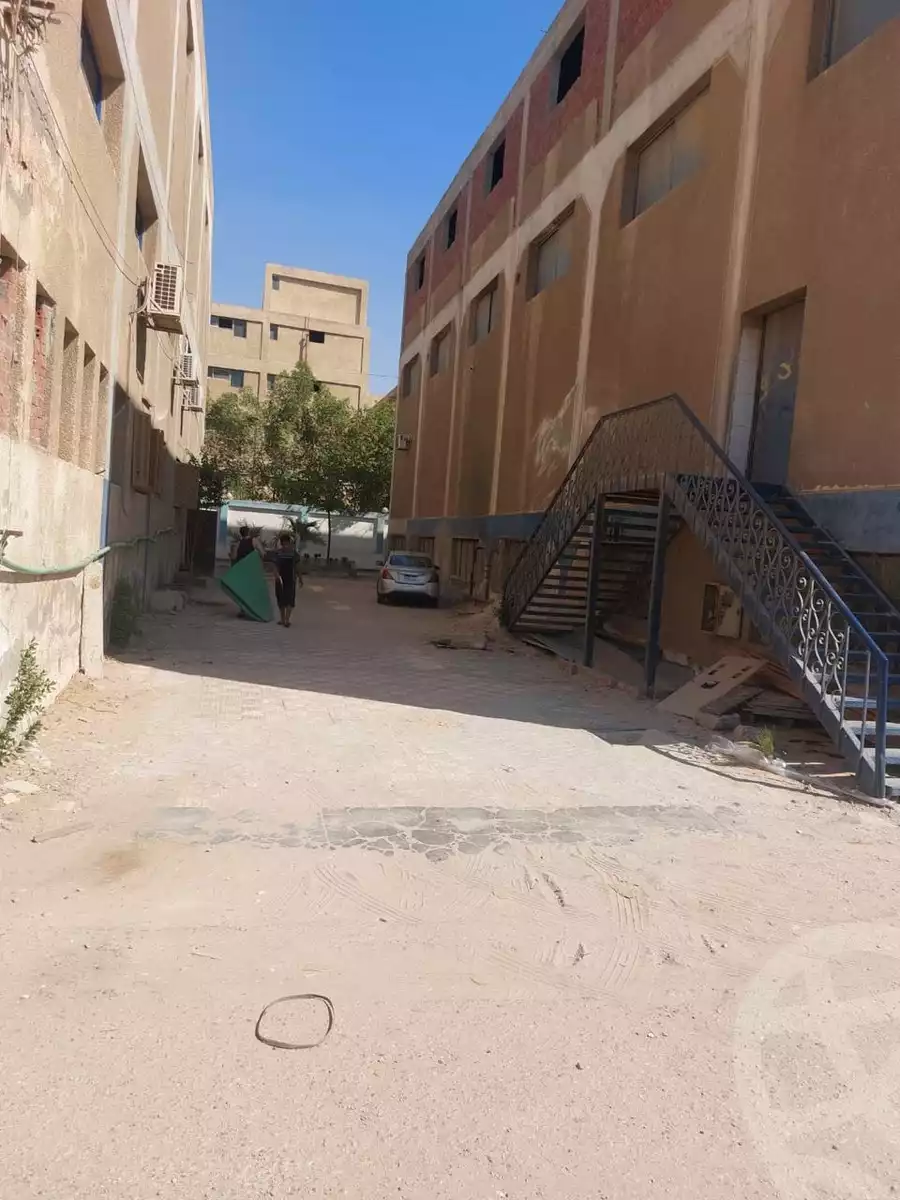 https://aqarmap.com.eg/ar/listing/6312694-for-sale-cairo-6th-of-october-el-mantqa-el-snaaaya-industrial-zone-1