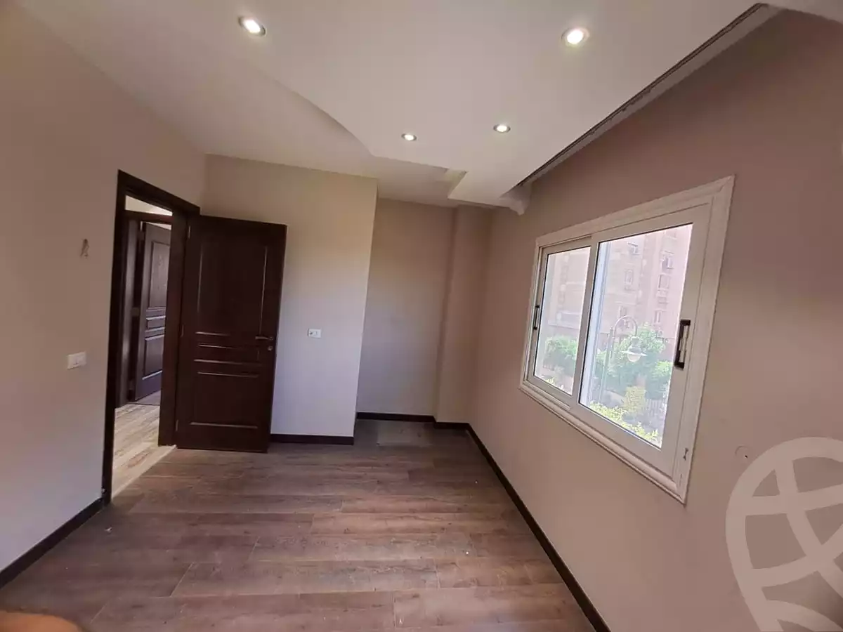 https://aqarmap.com.eg/ar/listing/6312692-for-sale-cairo-el-sheikh-zayed-city-compounds-continental-gardens